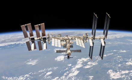 Kapsuła Dragon dotarła na ISS po niespełna 8 godzinach