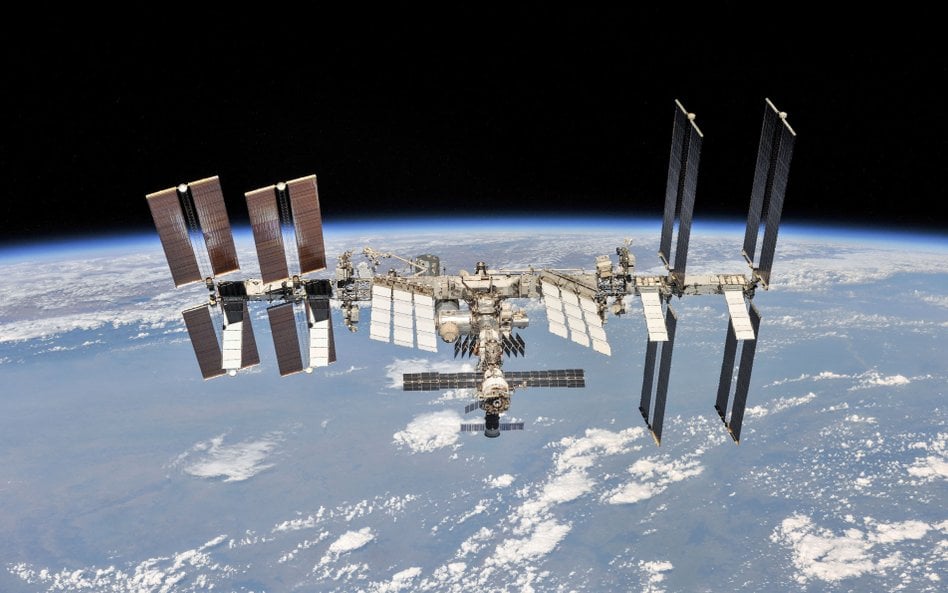 Kapsuła Dragon dotarła na ISS po niespełna 8 godzinach