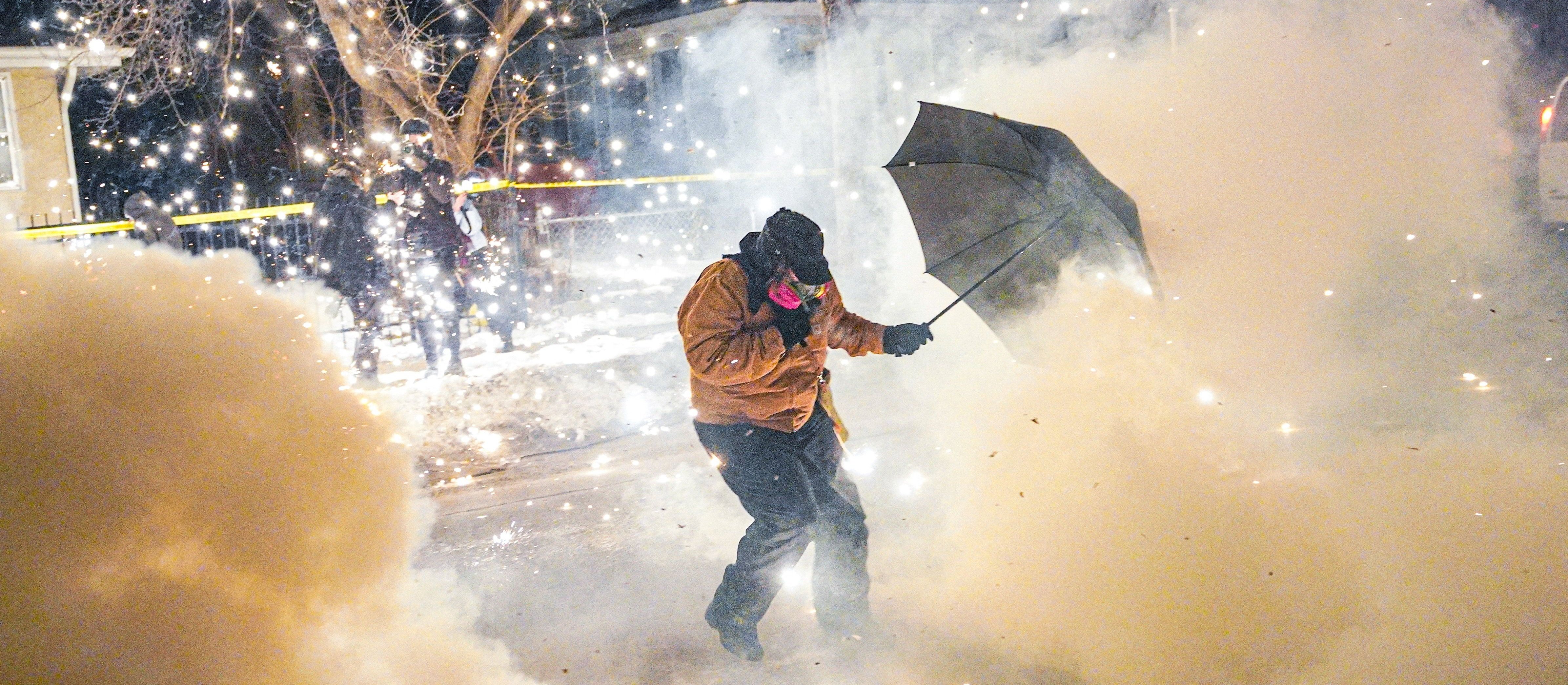 Protesty w Minnesocie. Donald Trump grozi skierowaniem do stanu wojska