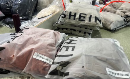 Paczki pełne ubrań w fabryce odzieży Shein w Kantonie, w prowincji Guangdong, w Chinach