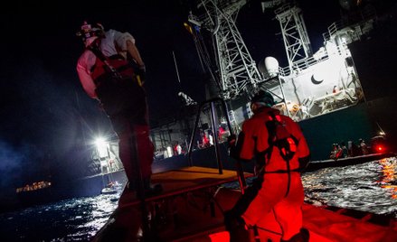 Włosi nie wpuścili niemieckiego statku z migrantami