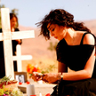 Reżyserka Nadine Labaki w roli pięknej Amale; film "Dokąd teraz?"