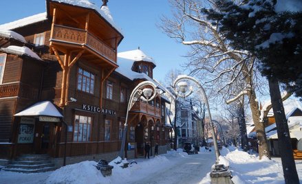 Sondaż: Jak Polacy oceniają łamanie obostrzeń przez przedsiębiorców?