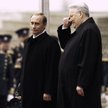 Pierwszy dzień na Kremlu: zadowolony Władimir Putin i roniący łzę Borys Jelcyn (7 maja 2000)