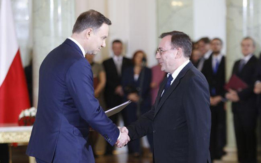 Prezydent Andrzej Duda i Mariusz Kamiński podczas uroczystości powołania rządu Beaty Szydło