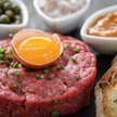 Salmonella w znanej sieci sklepów - tatar wycofany z Lidla