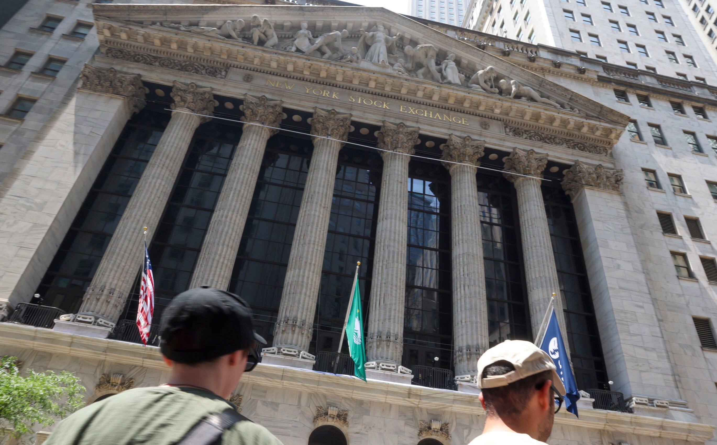 Nowy miesiąc, stare wątpliwości (Komentarz tygodniowy)