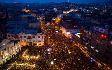 Piątkowe protesty na Słowacji. Dymisja Ficy to za mało