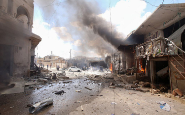 Nie widać końca przemocy w Syrii. Na zdjęciu: przedmieścia Maaret al-Numan po ataku sił rządowych