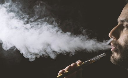 Popularność e-papierosów mocno rośnie w ostatnich latach, choć ich wpływ na zdrowie nie jest do końc