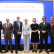 Uroczyste podpisanie deklaracji. Od lewej: Grzegorz Lot, prezes Tauronu, Ireneusz Fąfara, prezes Orl