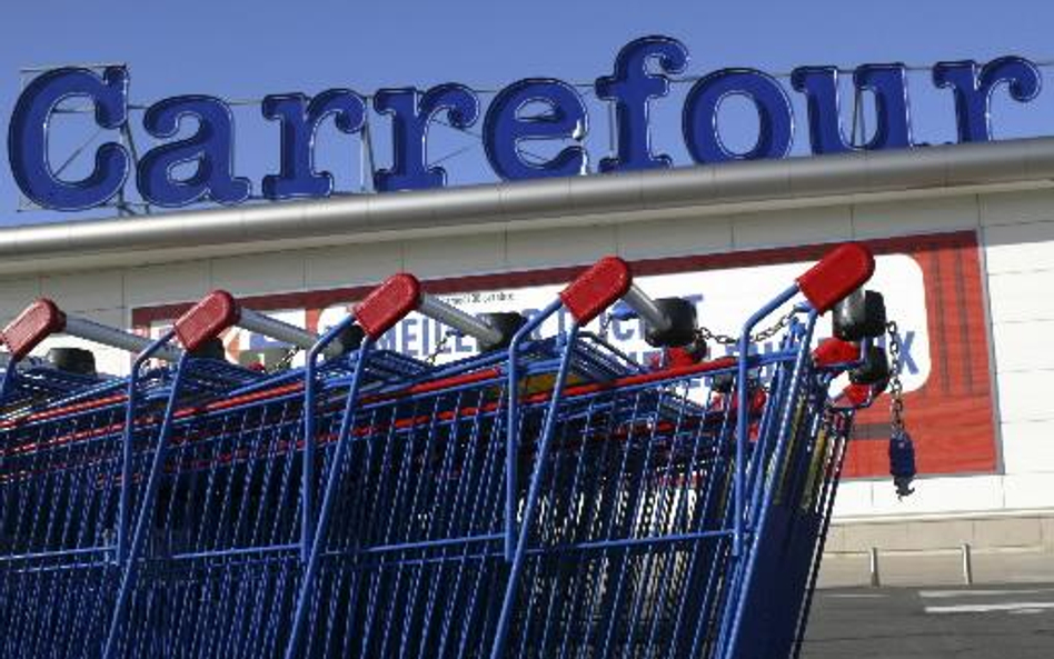 Carrefour wyprzedaje sklepy