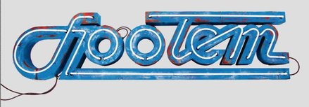 Licytowany będzie oryginalny neon „Społem”.