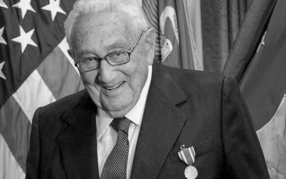 Henry Kissinger z medalem za zasługi dla amerykańskiej dyplomacji, Waszyngton, 2016 r.