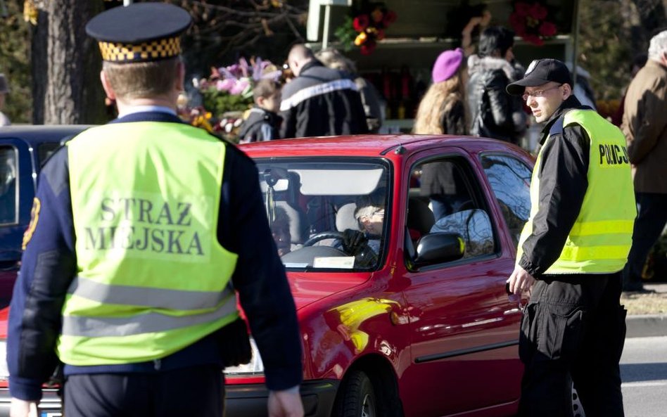 Strażników gminnych przeszkoli Policja