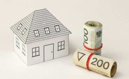 W jaki sposób ująć w księdze nakłady na usługi związane z budynkiem