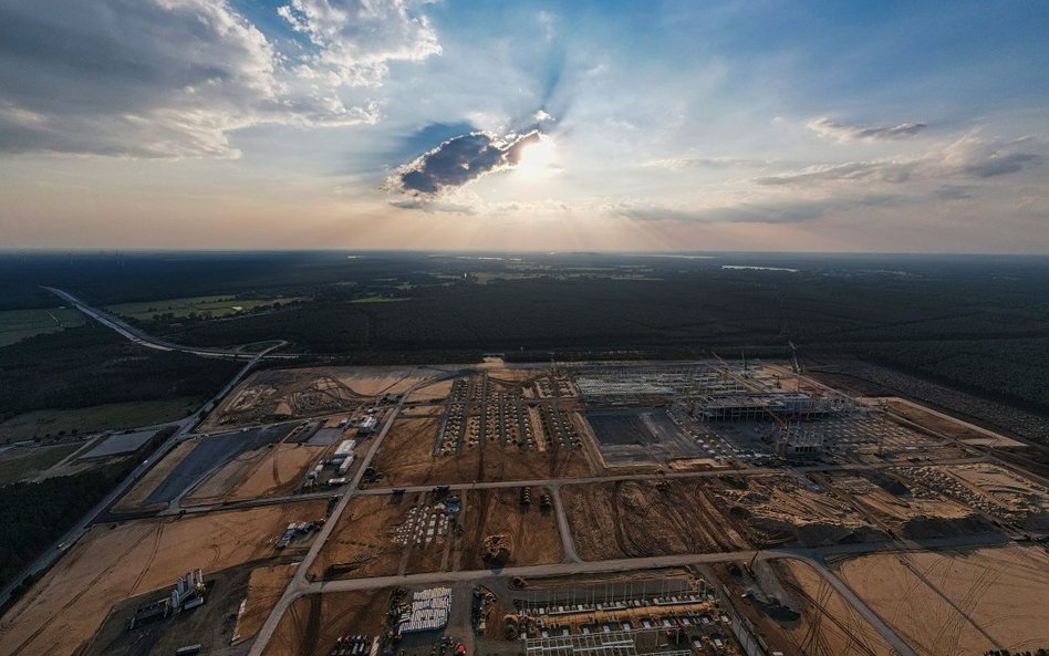 Tesla ma wiele problemów z gigafabryką w Grünheide