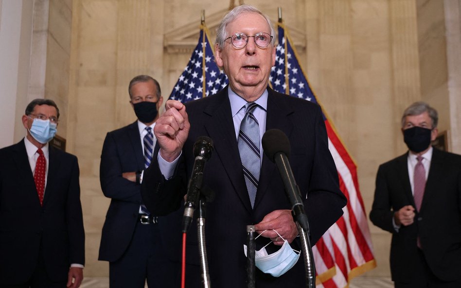 Mitch McConnell, członek Partii Republikańskiej, lider senackiej mniejszości