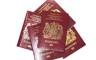 Brytyjczycy powinni wymienić paszporty do piątku?