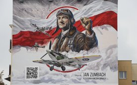 17 października, przy ul. Kazury 2e na Ursynowie, odbyło się uroczyste odsłonięcie wielkoformatowego