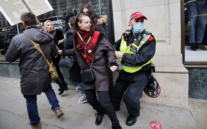 Protest przeciwko lockdownowi w Londynie. 155 zatrzymanych