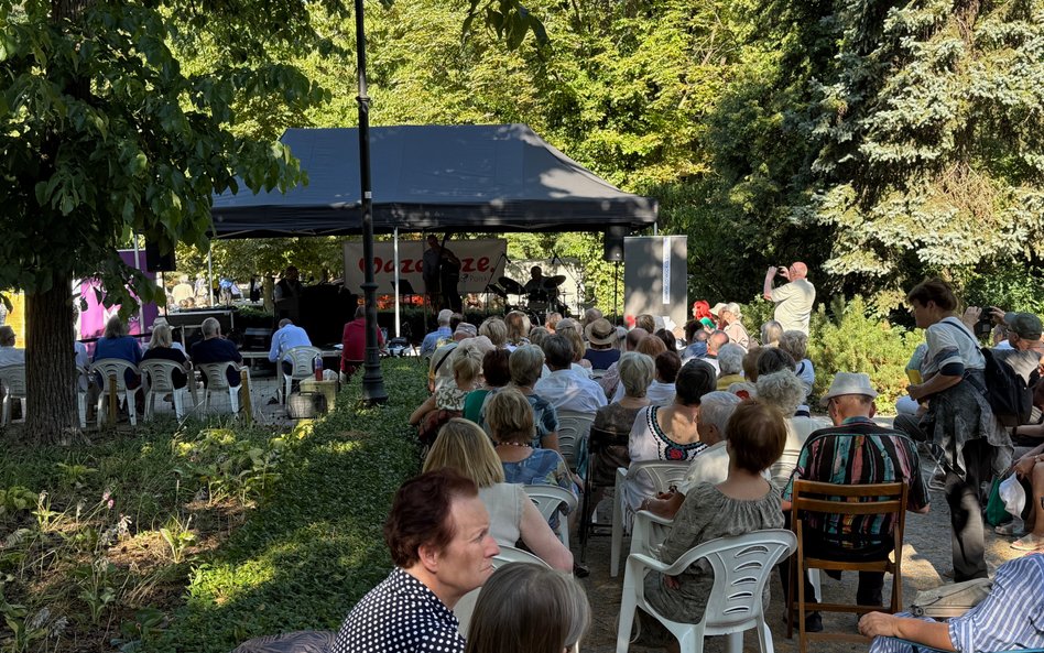 Wszystkie miejsca były zajęte, wiele osób stało