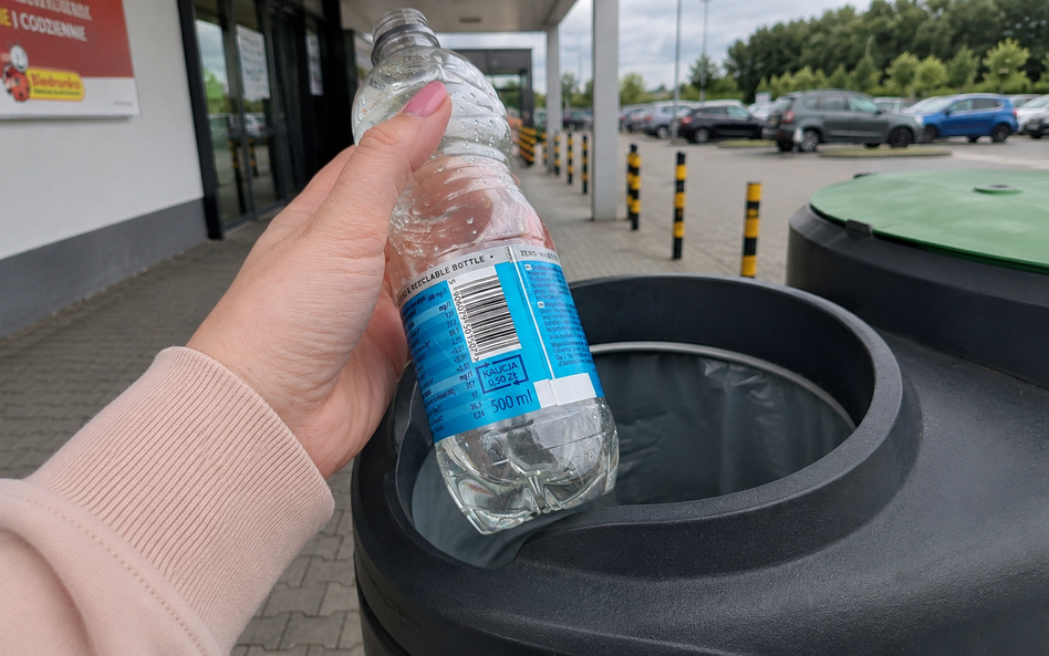 Wiceminister wyjaśniła, co dzieje się z kaucją za niezwrócone butelki i puszki
