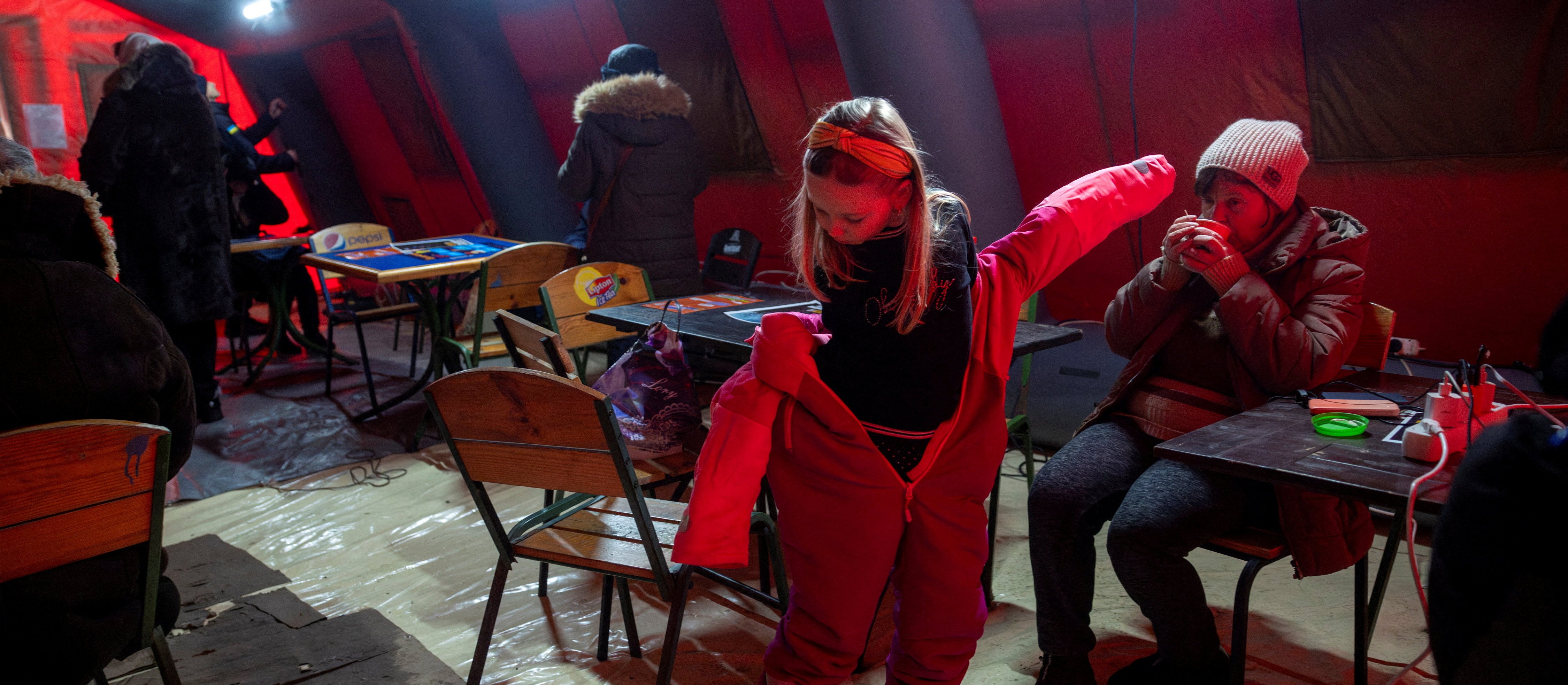 Dramat mieszkańców Kijowa. Żyją bez ogrzewania, prądu, wody w 15-stopniowym mrozie