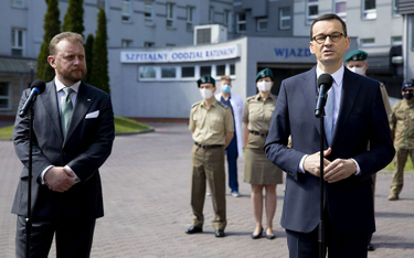 Były minister zdrowia Łukasz Szumowski i premier Mateusz Morawiecki. Według Onetu ten pierwszy jest 
