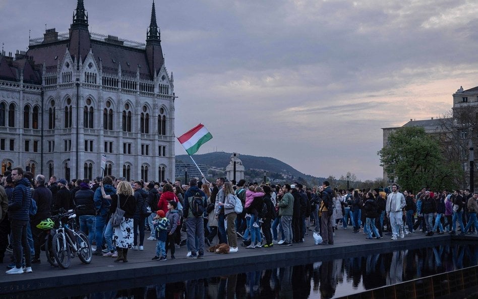61 proc. Węgrów popiera przyjęcie nowej konstytucji