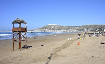 Agadir słynie z szerokiej plaży ciągnącej się wzdłuż oceanu