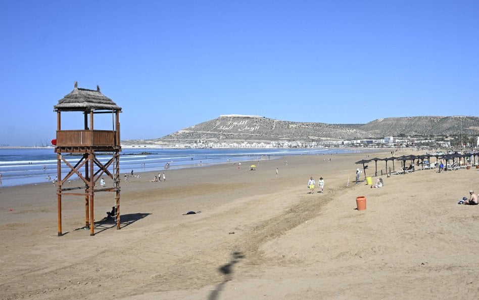 Agadir słynie z szerokiej plaży ciągnącej się wzdłuż oceanu