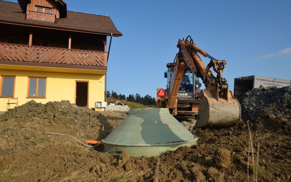 Właściciel domu może mieć własną oczyszczalnię ścieków, choć miejscowy plan ich zakazuje - wyrok WSA