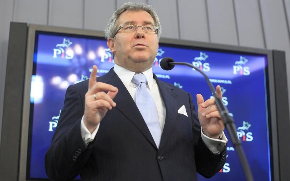 Czarnecki: Jak nie ulica, to zagranica
