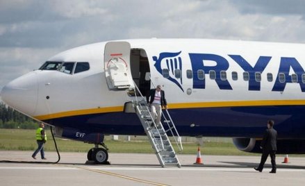 LOT idzie na wojnę z Modlinem i Ryanairem