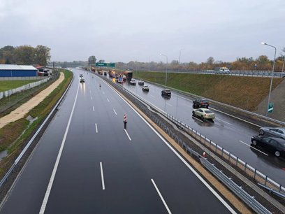 W piątek kierowcy mogli pojechać nowym przebudowanym odcinekim S7 pomiędzy Czosnowem a Modlinem
