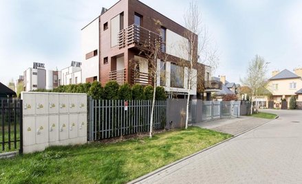 ?Cena ofertowa 318-metrowego domu w podwarszawskich Markach to ponad 1,5 mln zł