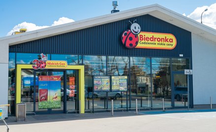 Biedronka upraszcza zasady w systemie kaucyjnym. Nowy regulamin od 5 maja