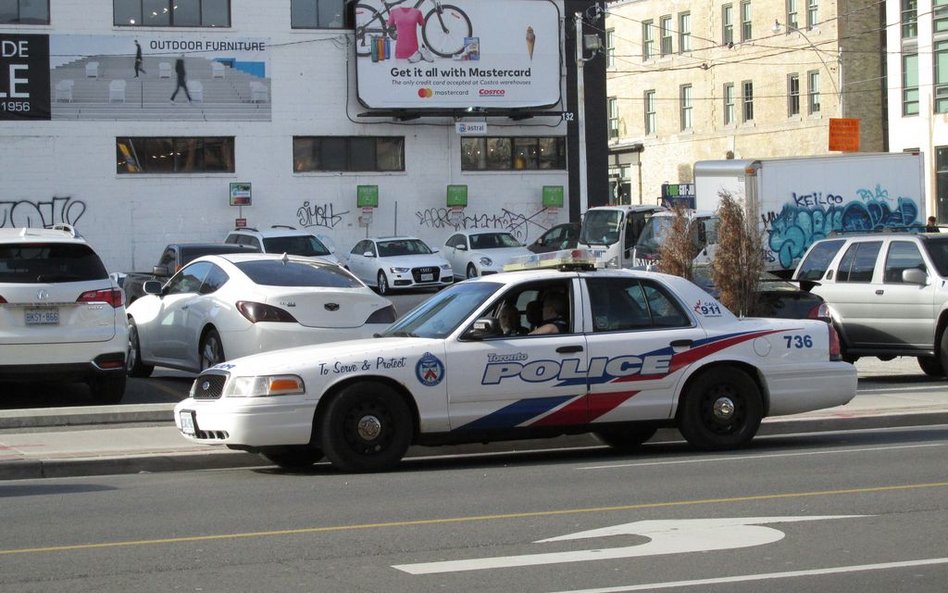 Zamknięte szkoły w Toronto. Strzały w okolicy liceum