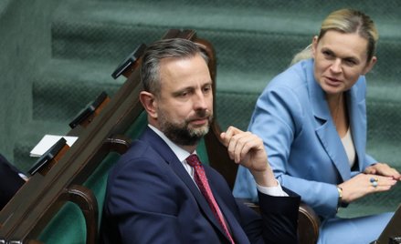 Minister edukacji Barbara Nowacka (P) i wicepremier, minister obrony narodowej Władysław Kosiniak-Ka