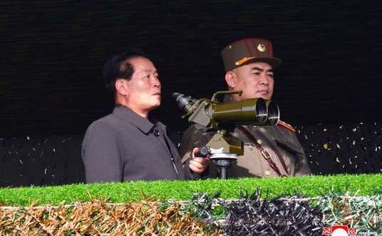 Ćwiczenia obserwował Pak Jong-chon, członek Prezydium Biura Politycznego Partii Pracy Korei