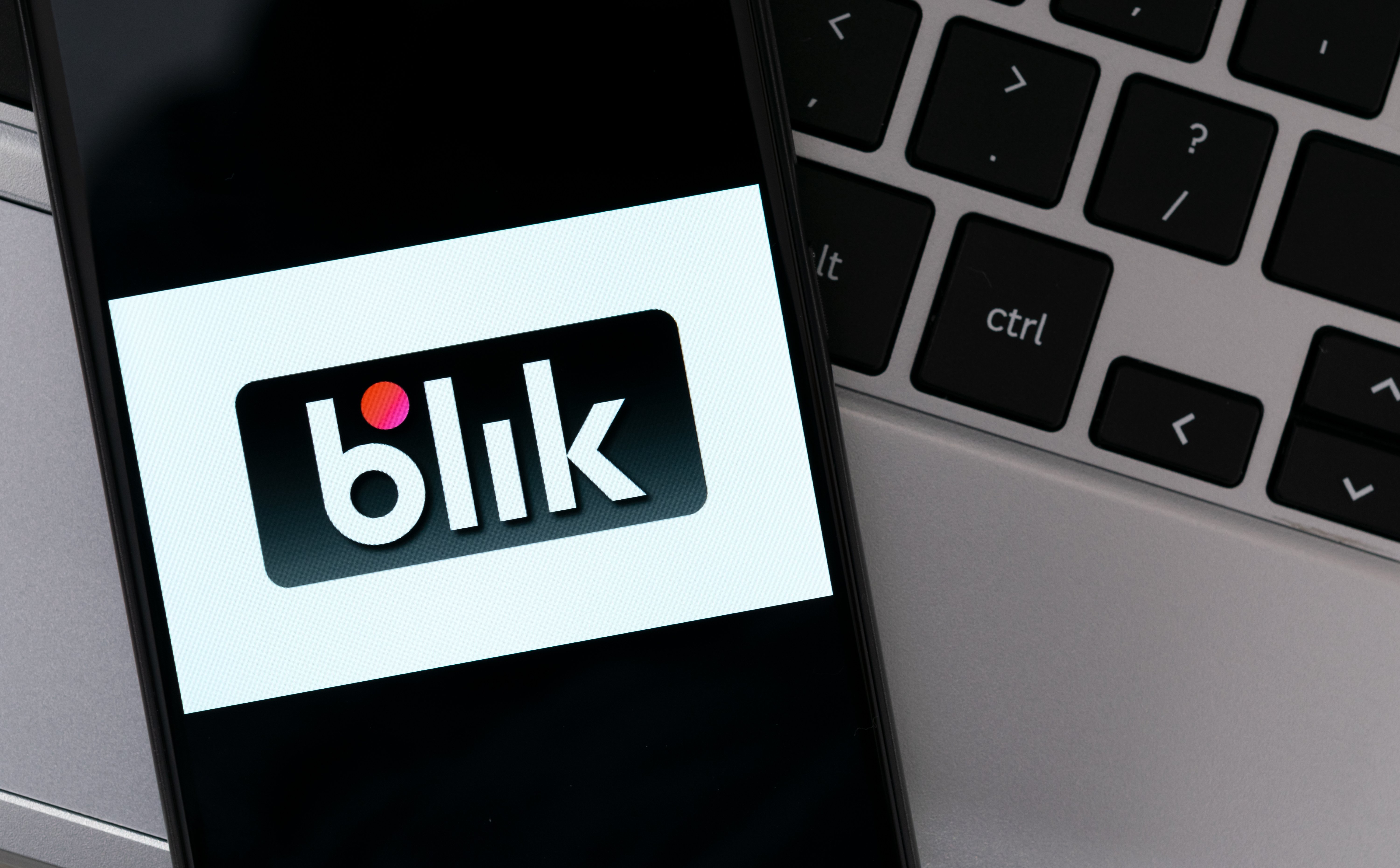 Polacy płacą Blikiem i rozliczają się telefonicznie