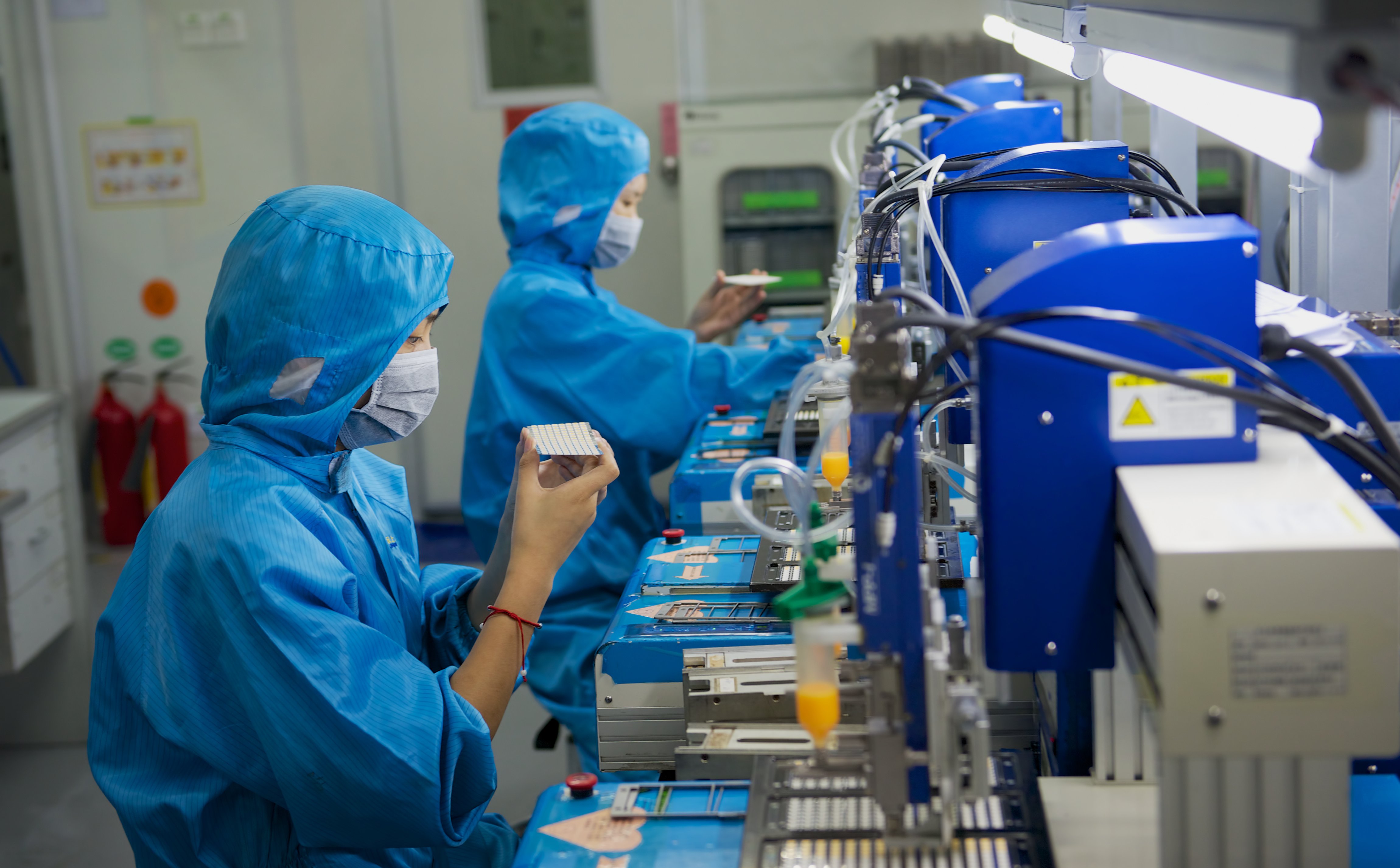 Trump chce telefonów z Ameryki. Były szef Motoroli: „To niemożliwe”