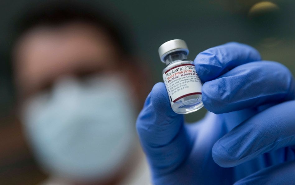 Belgijski sąd orzekł, że Polska musi zapłacić firmie Pfizer 5,6 mld zł za nieodebrane szczepionki pr