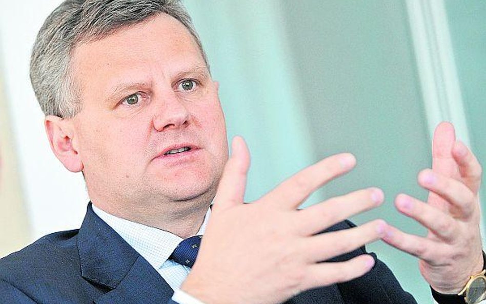 Minister Aleksander Grad daje więcej czasu chętnym na Eneę.