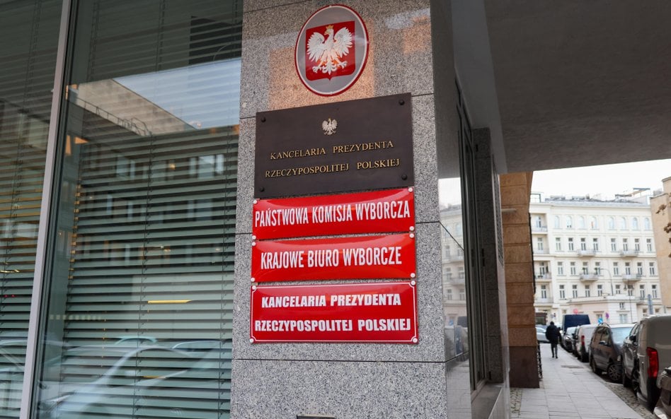 Wysokie nagrody wypłacono m.in. w Krajowym Biurze Wyborczym