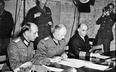 Generał Alfred Jodl 7 maja 1945 r. we francuskim Reims podpisał bezwarunkową kapitulację III Rzeszy.