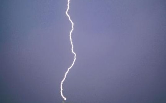 Po ogłoszeniu przez Benedykta XVI abdykacji w bazylikę św. Piotra uderzył piorun