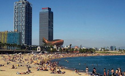 Badani najchętniej wybraliby się na hiszpańskie plaże. Na zdjęciu Barcelona
