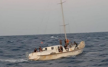 Włochy: Zatrzymano jacht z 74 migrantami. Dowodzili Ukraińcy